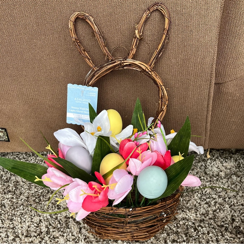 Bunny wall decor